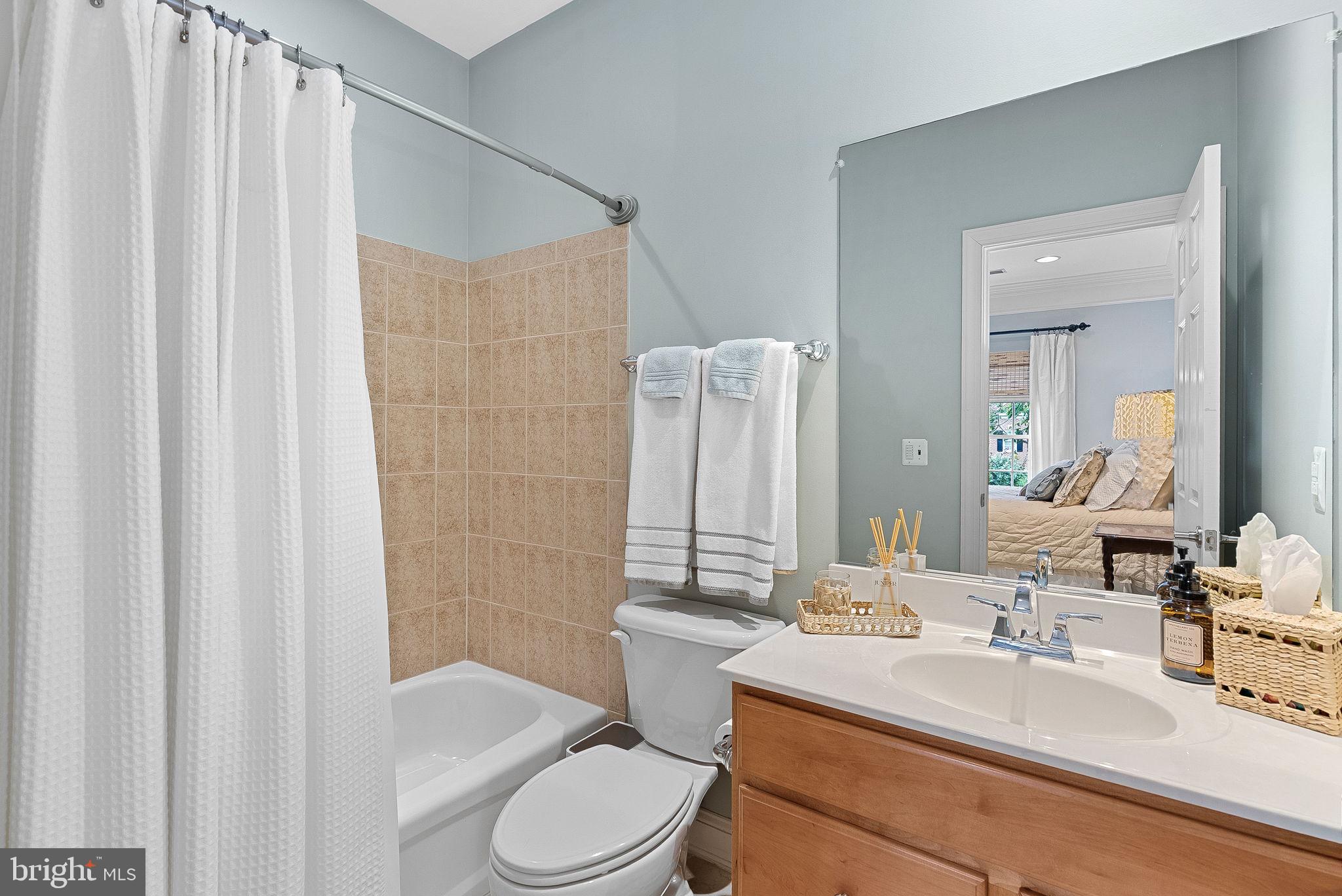 LANSDOWNE ON THE POTOMAC - Residential