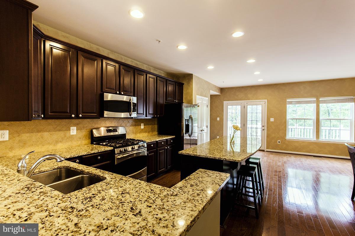 DORCHESTER WOODS - Residential Lease