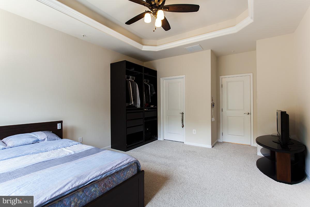 DORCHESTER WOODS - Residential Lease