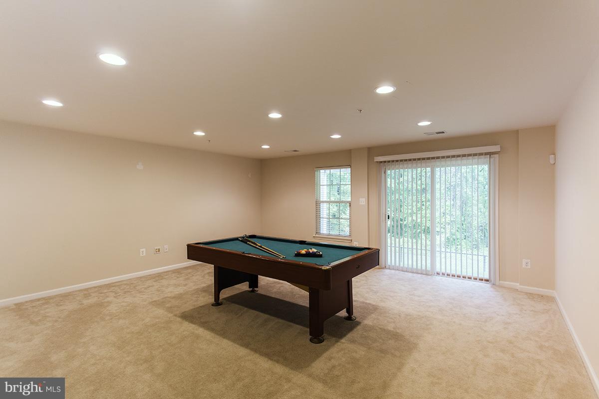 DORCHESTER WOODS - Residential Lease