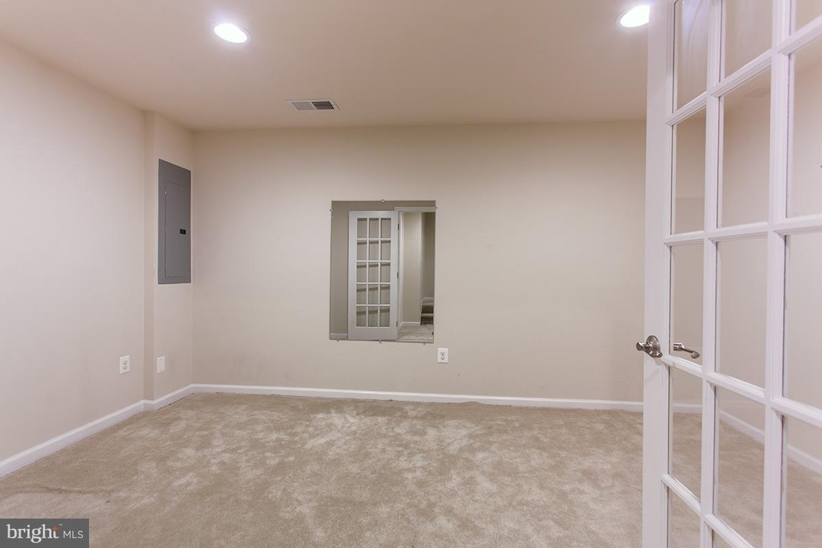 DORCHESTER WOODS - Residential Lease