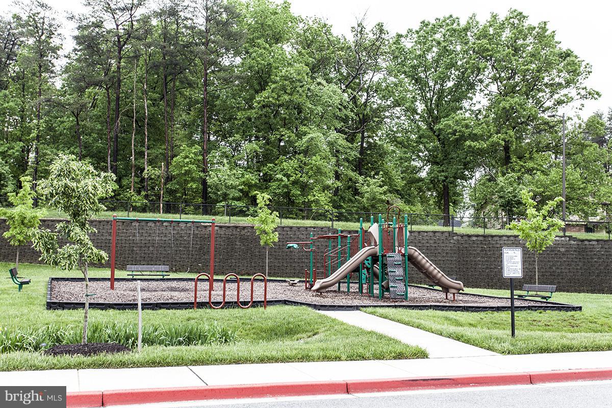 DORCHESTER WOODS - Residential Lease