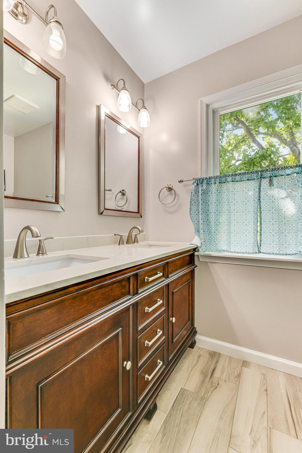 BROOKFIELD - Residential