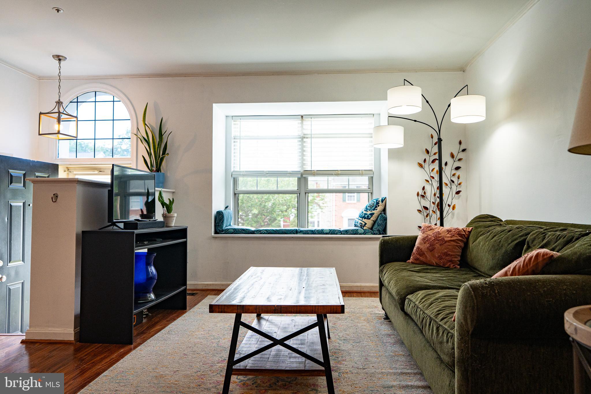 CONSTANT FRIENDSHIP - Residential