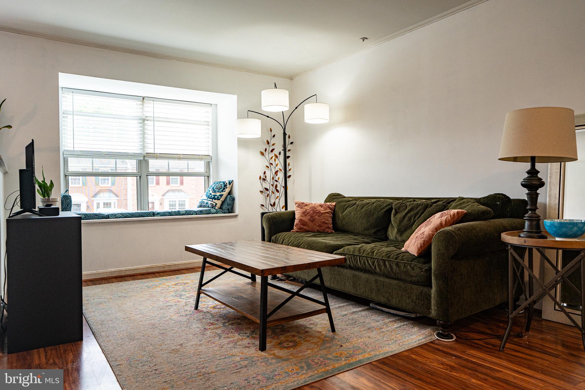 CONSTANT FRIENDSHIP - Residential