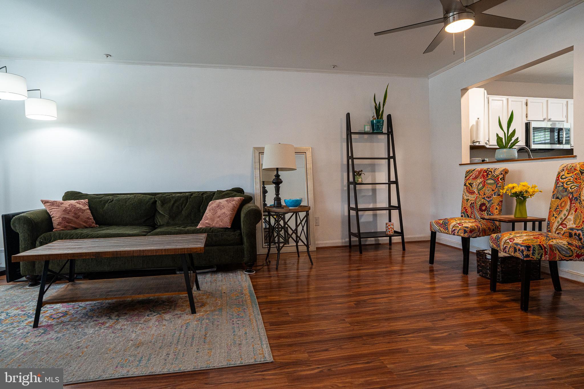 CONSTANT FRIENDSHIP - Residential