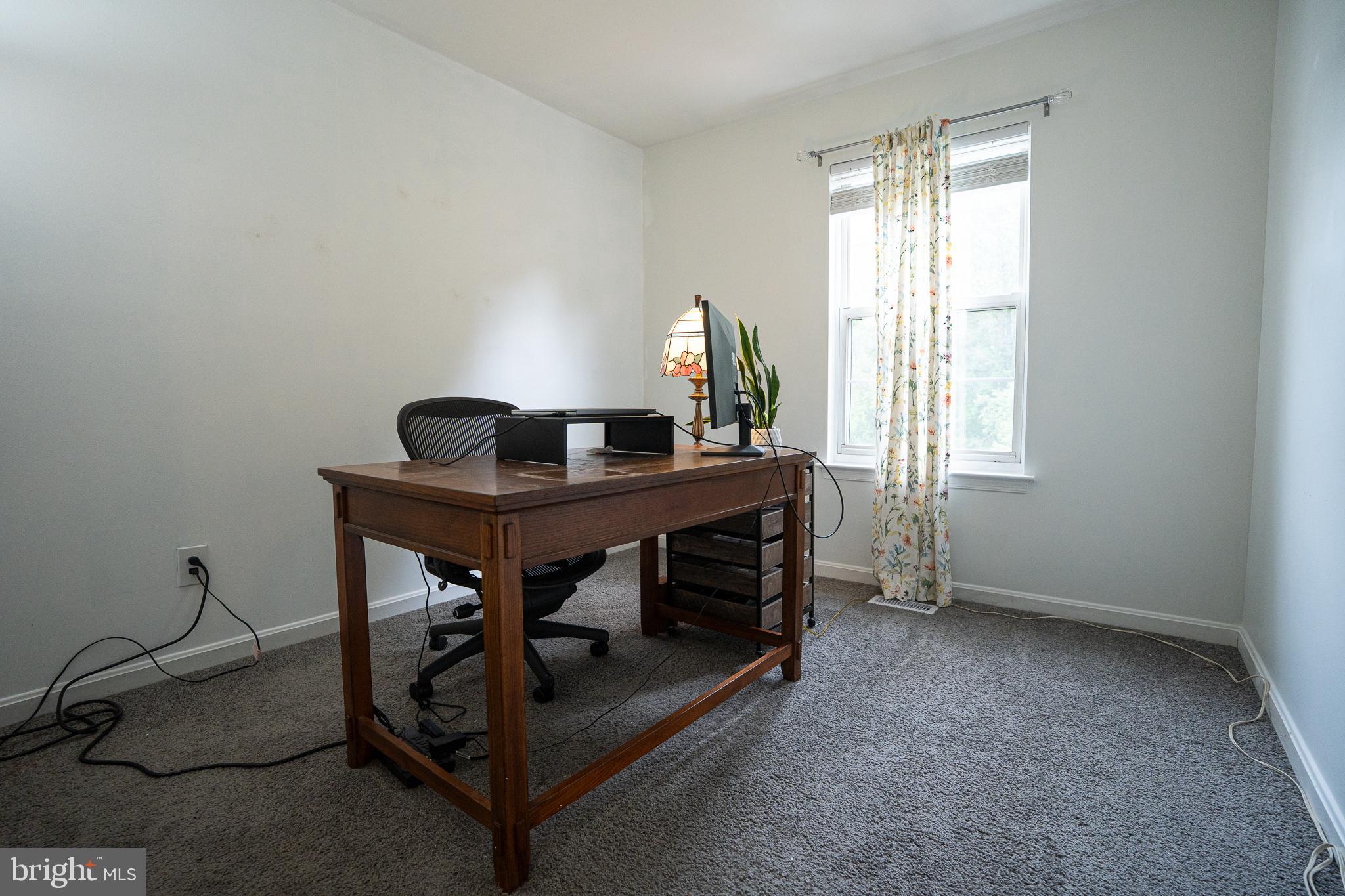 CONSTANT FRIENDSHIP - Residential