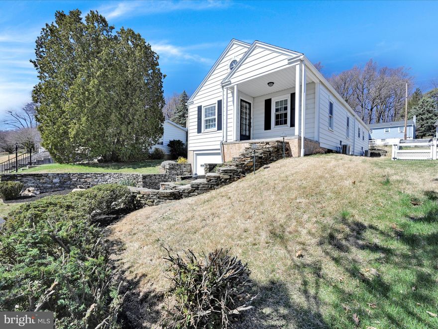 Charming & Fully Renovated 3-Bedroom, 2-Bath Home! Welcome to this beautifully updated home, where modern finishes meet cozy charm! Featuring 3 spacious bedrooms and 2 stylish bathrooms, this move-in-ready gem boasts fresh paint, updated flooring, and contemporary fixtures throughout. The bright and airy living space flows seamlessly into a renovated kitchen, complete with sleek countertops, new cabinetry, and stainless steel appliances. The primary suite offers a private retreat with an updated en-suite bath, while the additional bedrooms provide ample space for family, guests, or a home office. Step outside to a lovely backyard, perfect for relaxing or entertaining. Conveniently located near shopping, dining, and great schools, this home is a must-see! Don’t miss out—schedule your showing today!