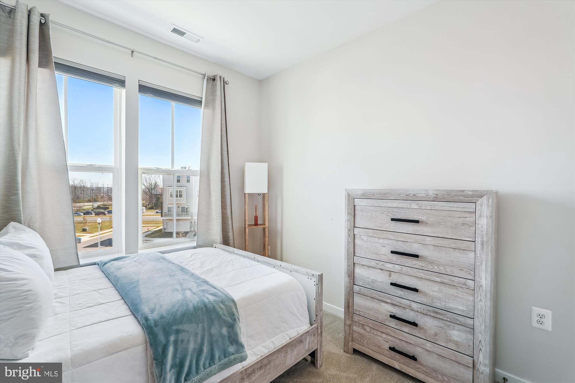 DOWNTOWN BRAMBLETON - Residential Lease