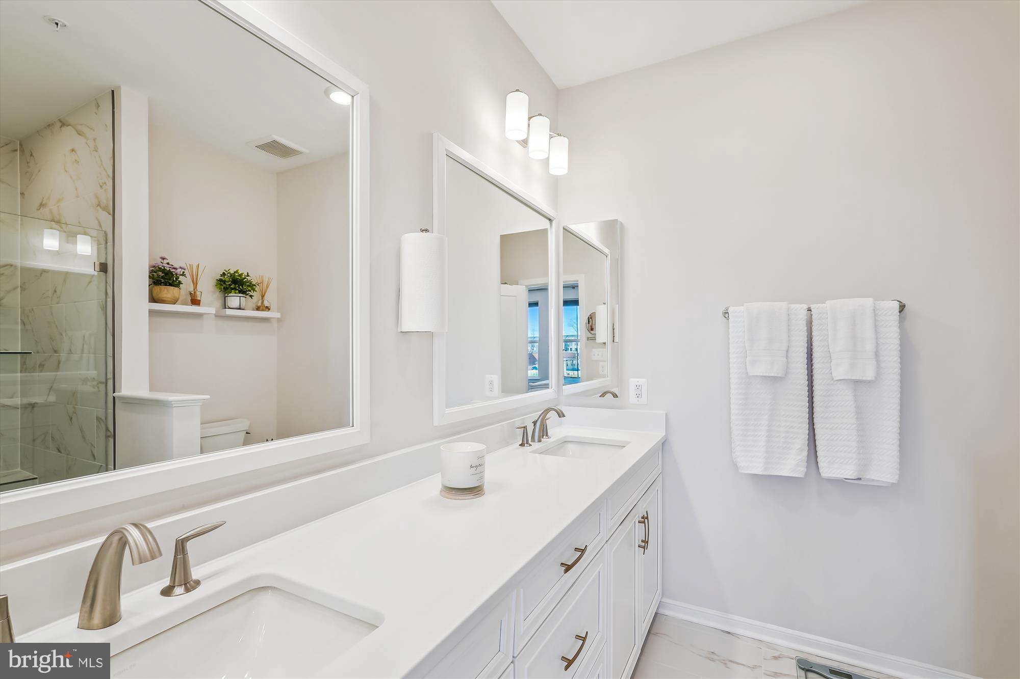 DOWNTOWN BRAMBLETON - Residential Lease