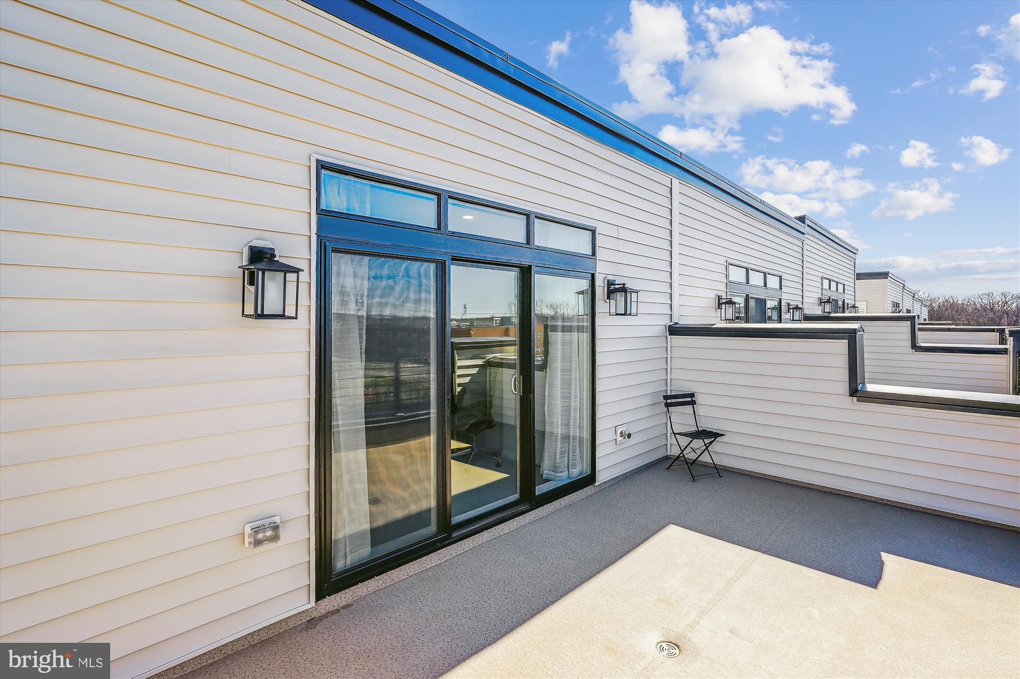 DOWNTOWN BRAMBLETON - Residential Lease