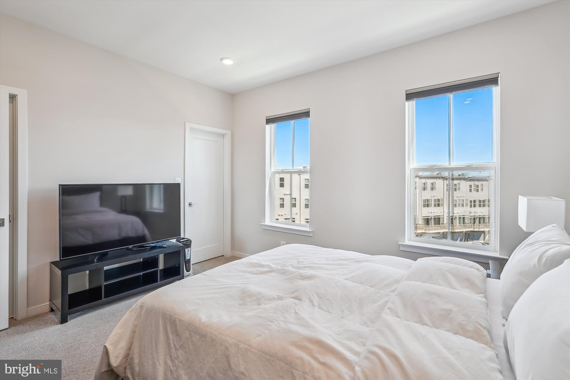 DOWNTOWN BRAMBLETON - Residential Lease