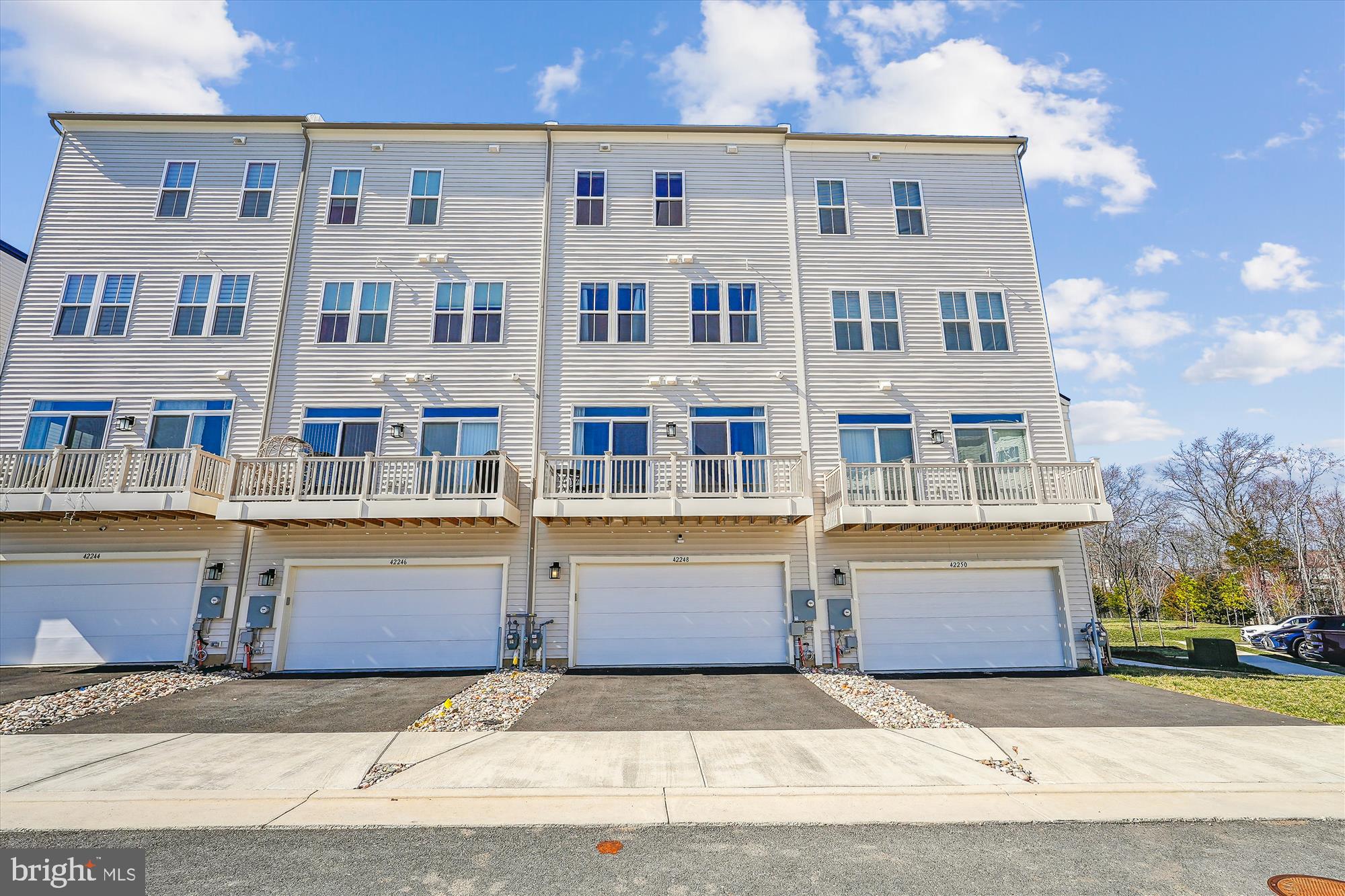 DOWNTOWN BRAMBLETON - Residential Lease