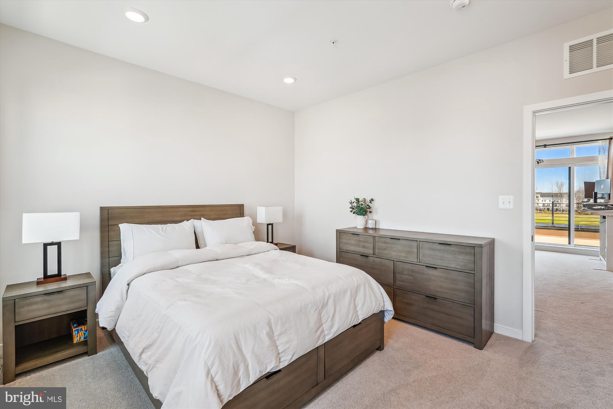 DOWNTOWN BRAMBLETON - Residential Lease