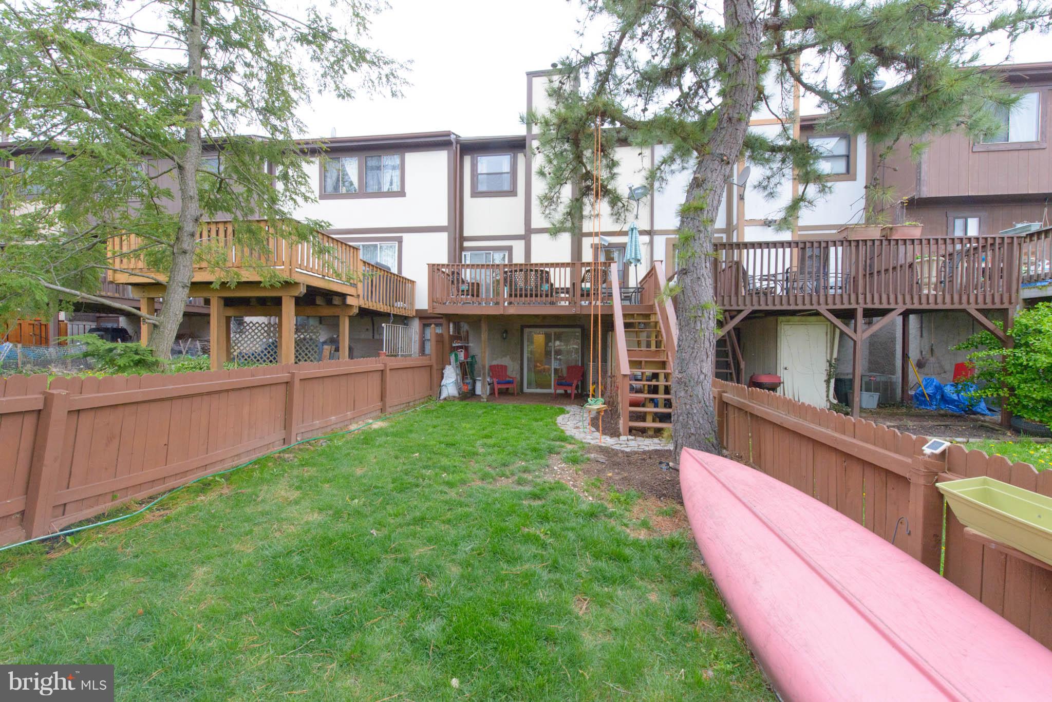 SEVEN COURTS - Residential