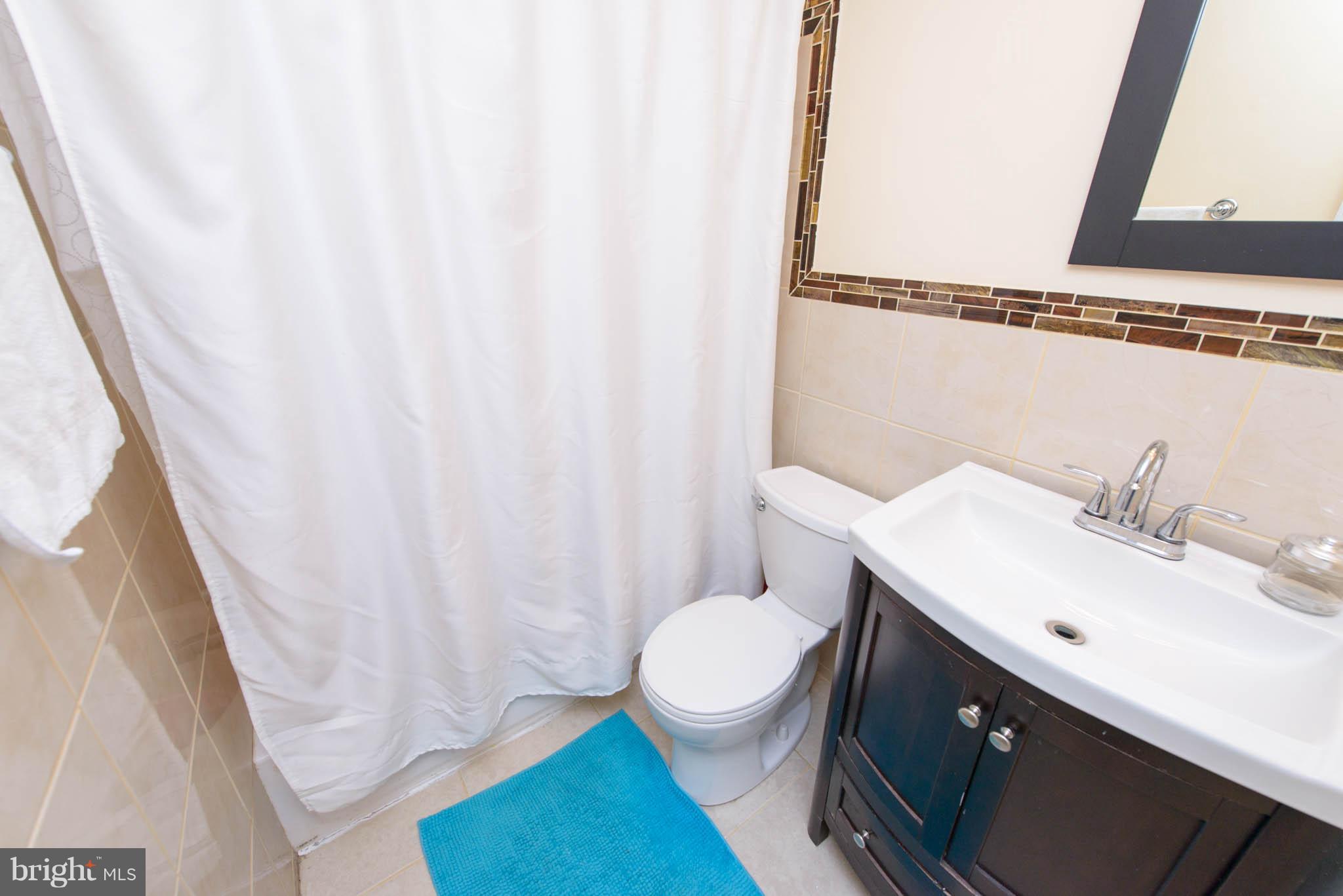 SEVEN COURTS - Residential