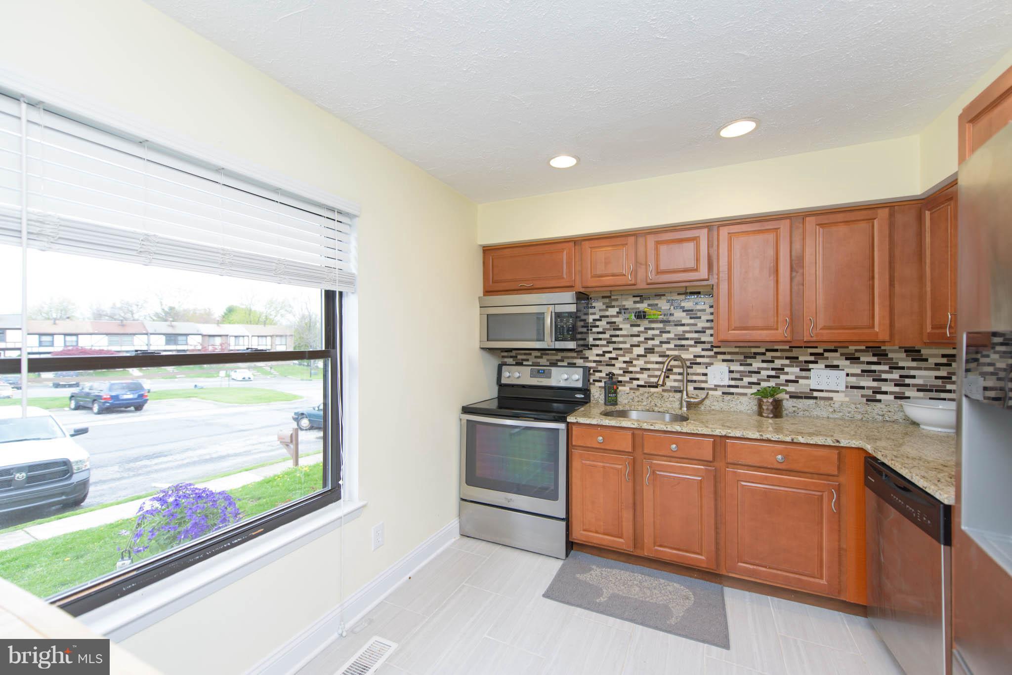 SEVEN COURTS - Residential