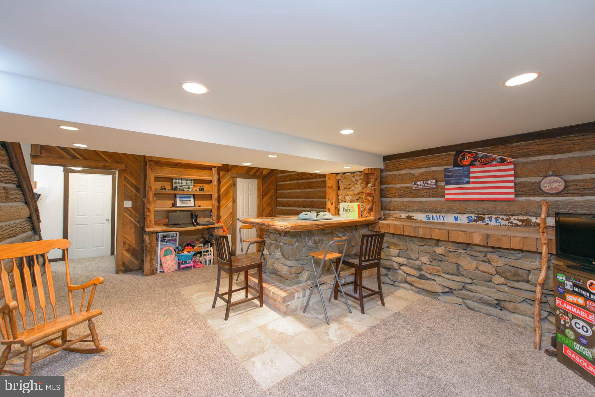 SEVEN COURTS - Residential