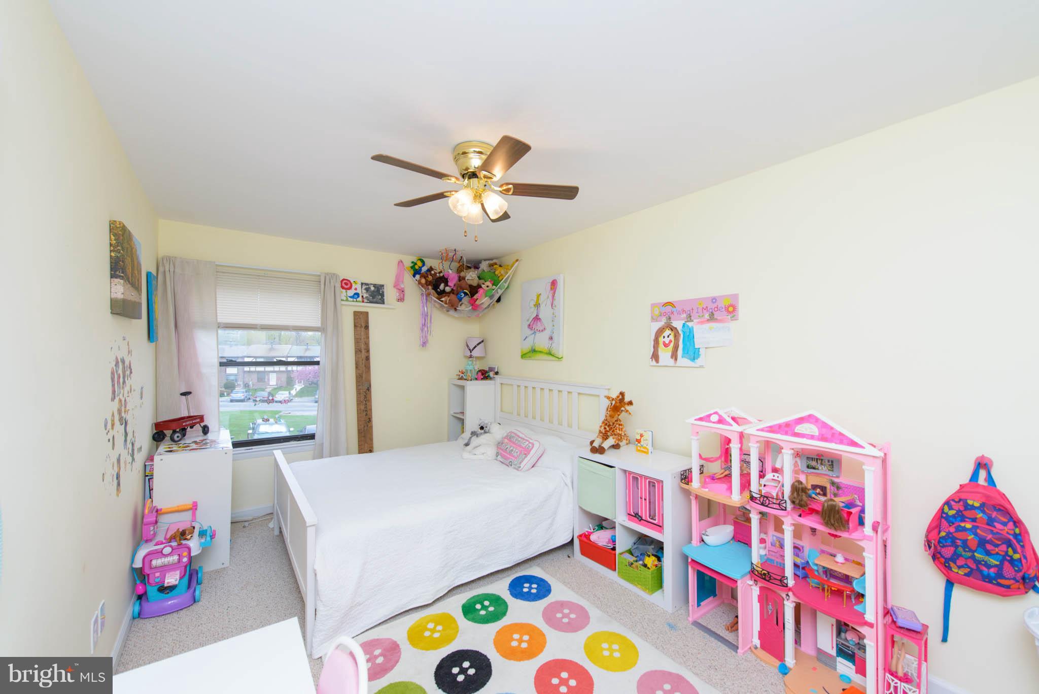 SEVEN COURTS - Residential