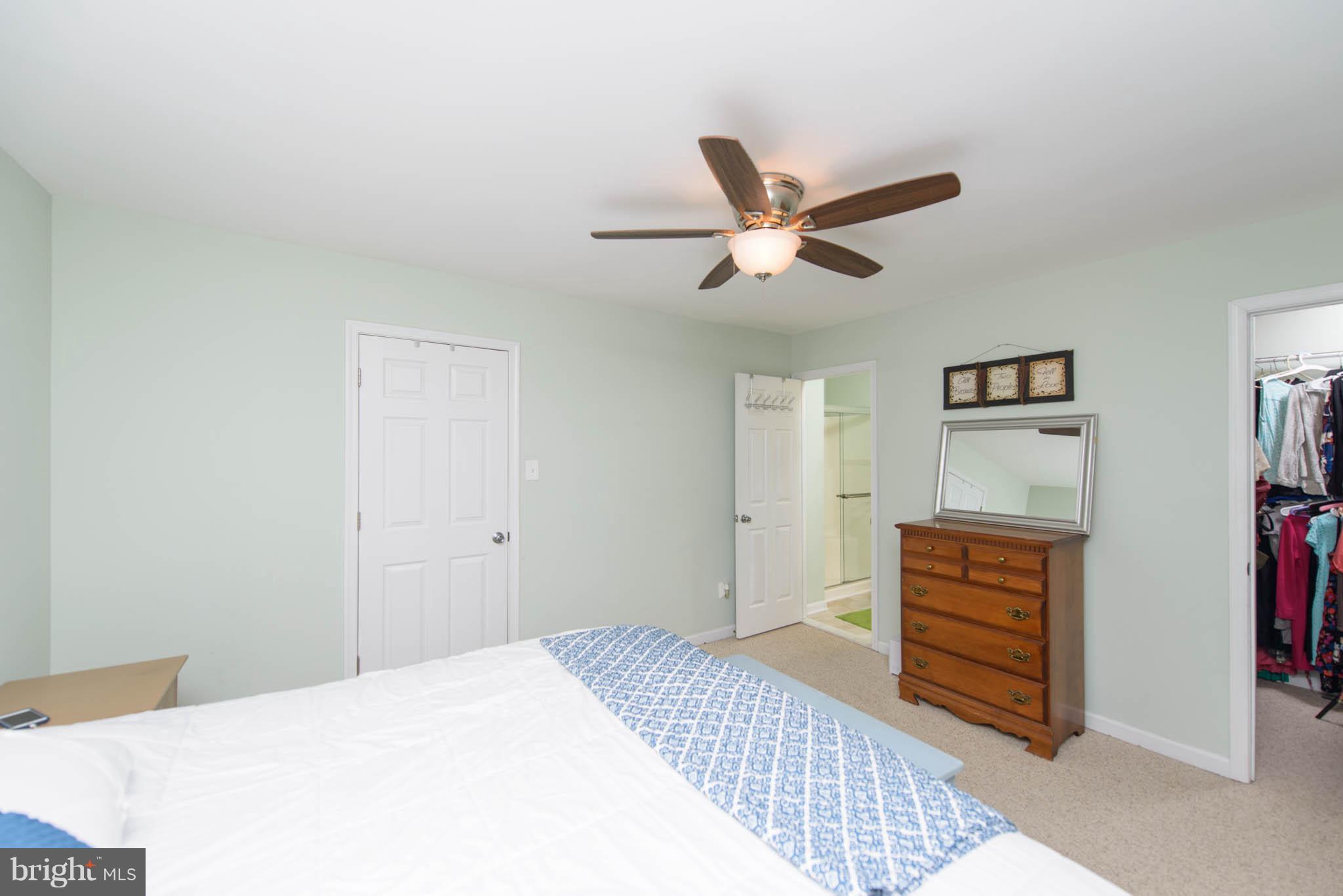 SEVEN COURTS - Residential