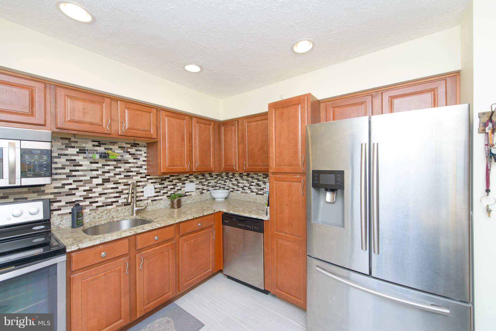 SEVEN COURTS - Residential