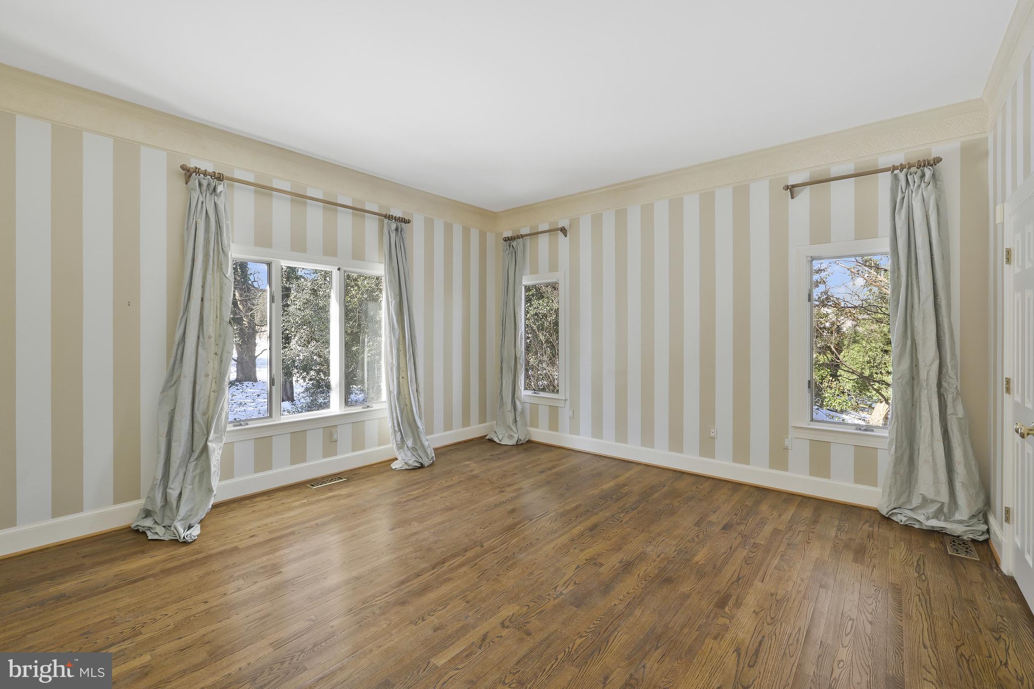 LANGLEY FOREST - Residential