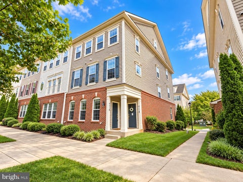 Photo of 4716 Dane Ridge Circle, WOODBRIDGE, VA 22193 (MLS # VAPW2130942)