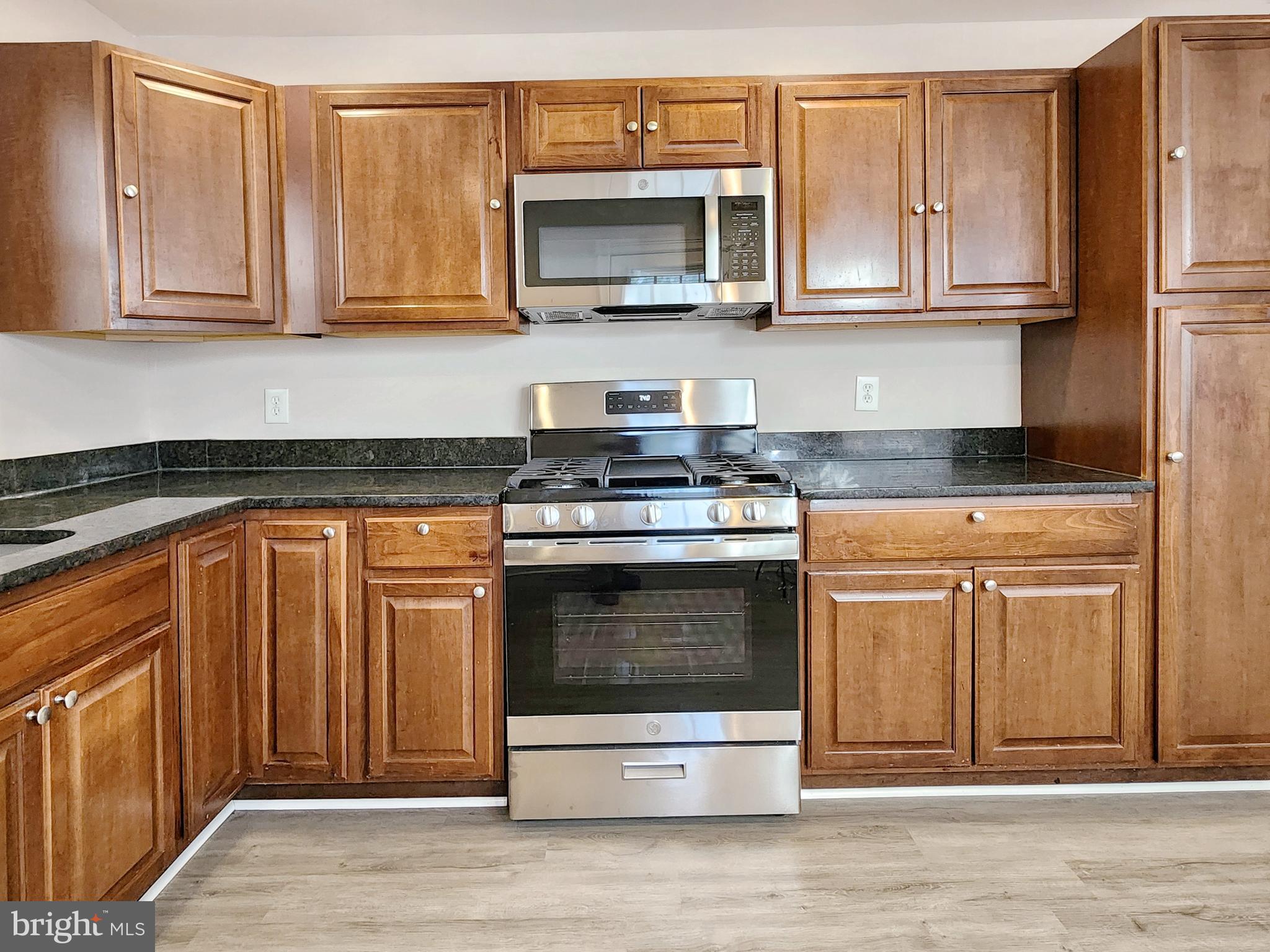 TUDOR OAKS (TH) - Residential