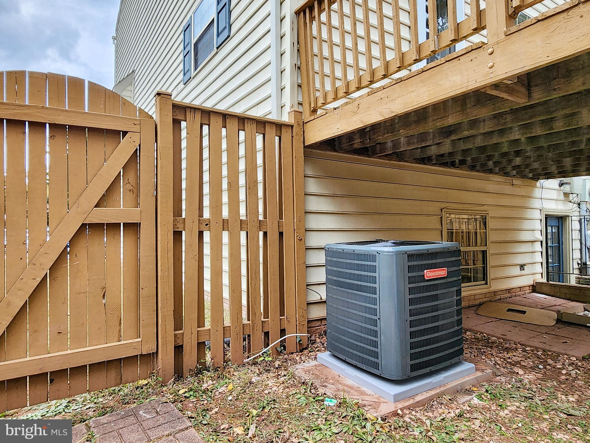 TUDOR OAKS (TH) - Residential