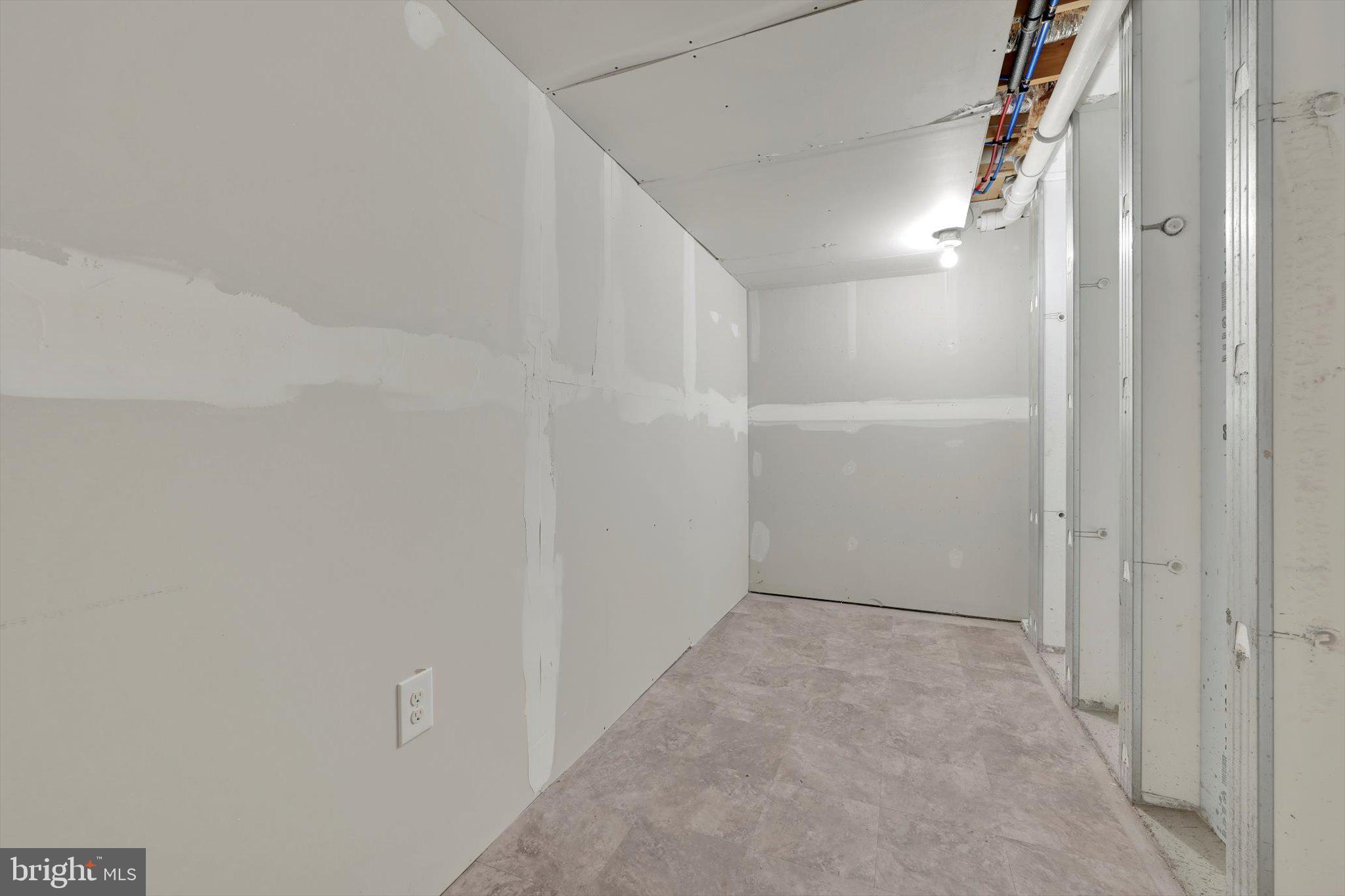 MAYAPPLE WOODS - Residential