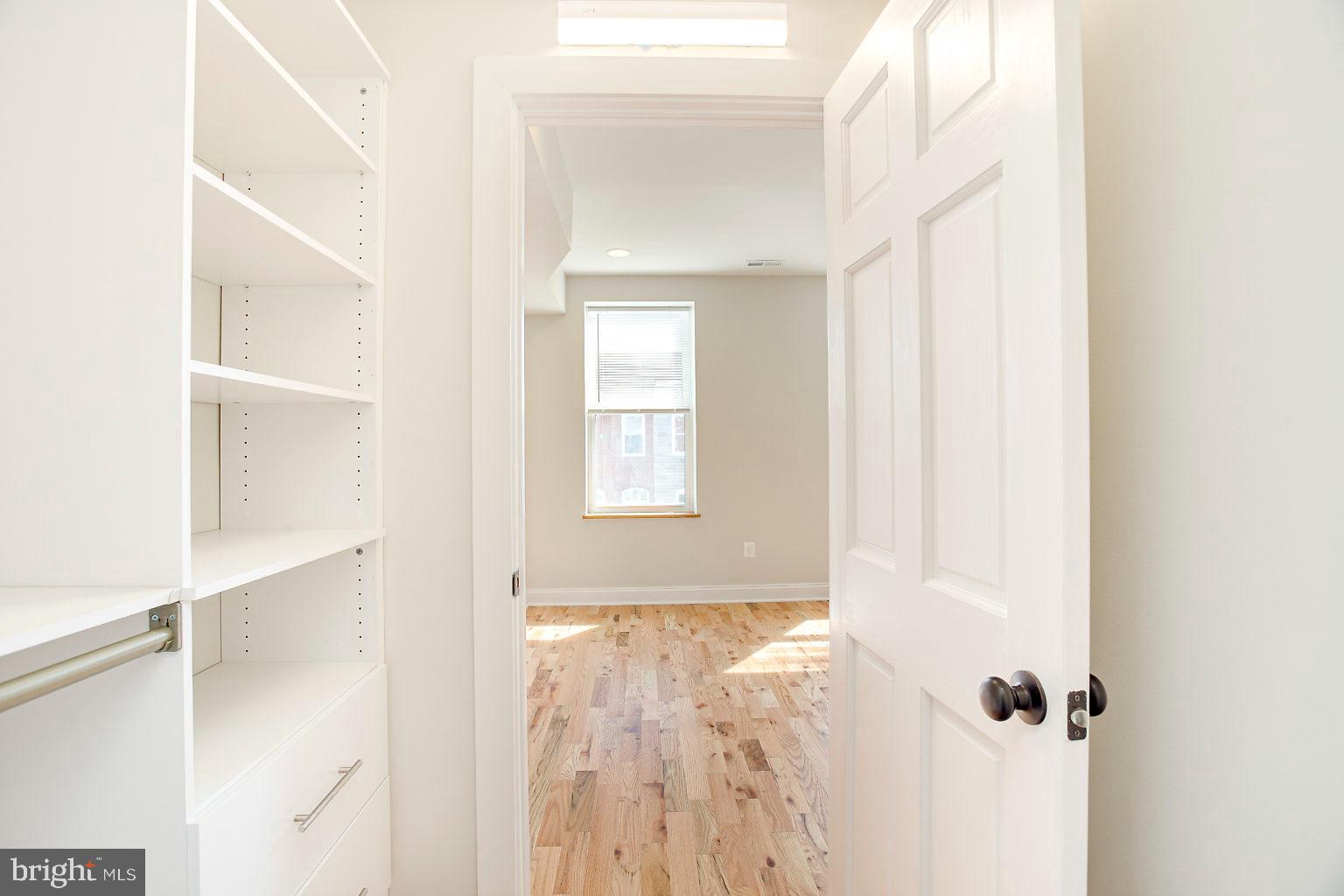 BARCLAY - Residential Lease