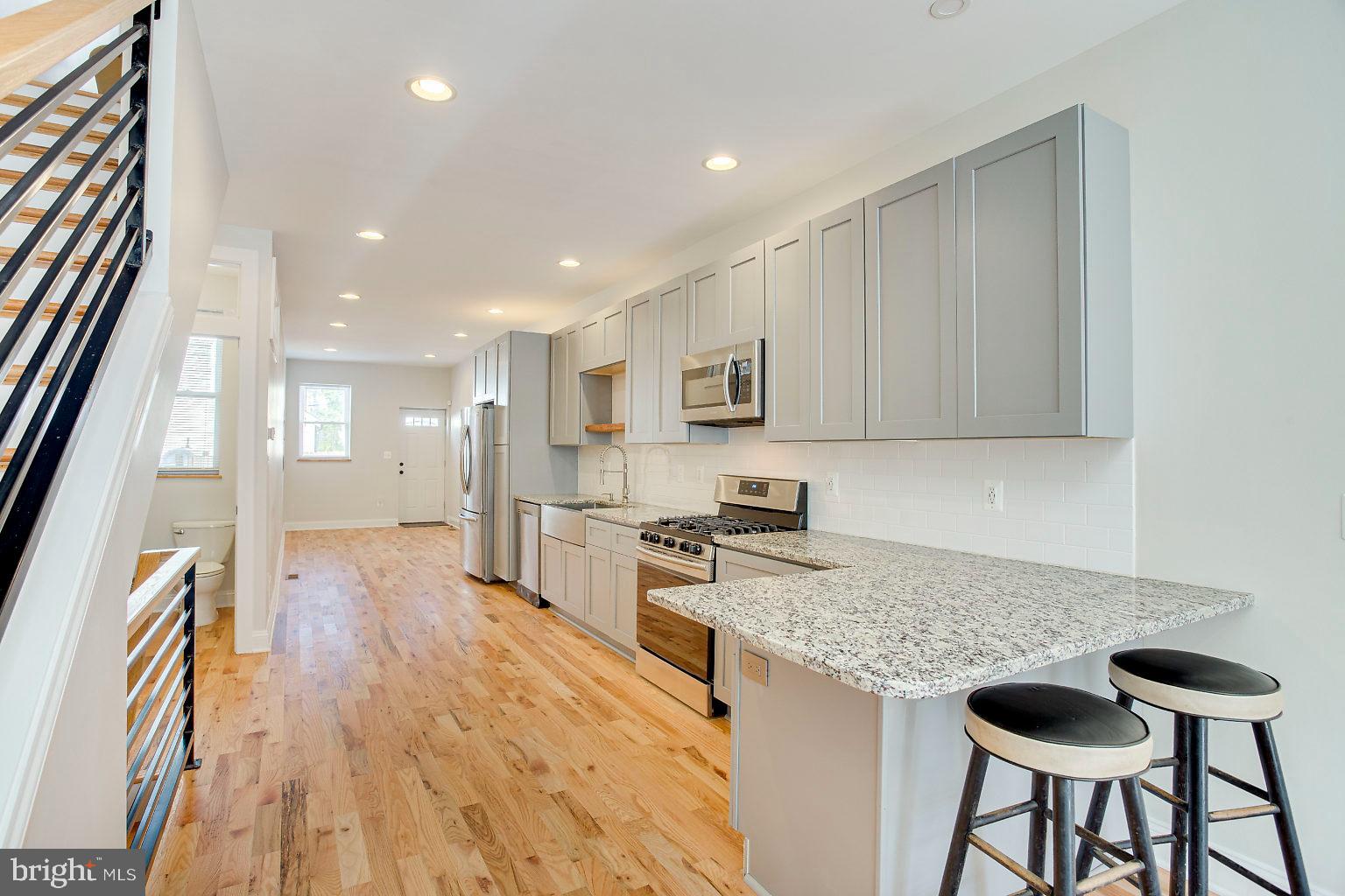 BARCLAY - Residential Lease