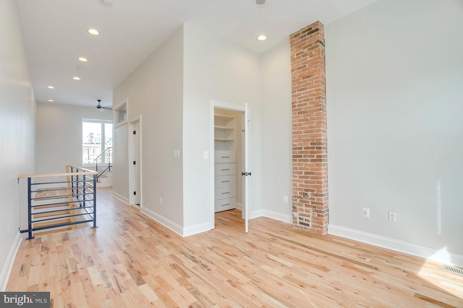 BARCLAY - Residential Lease