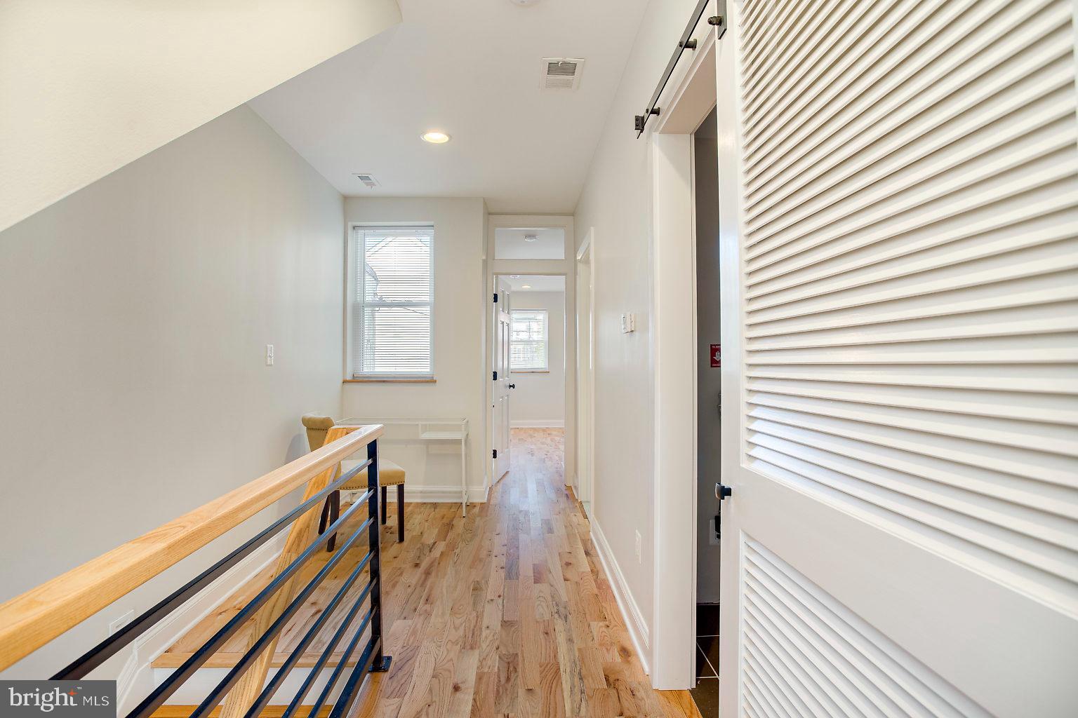 BARCLAY - Residential Lease