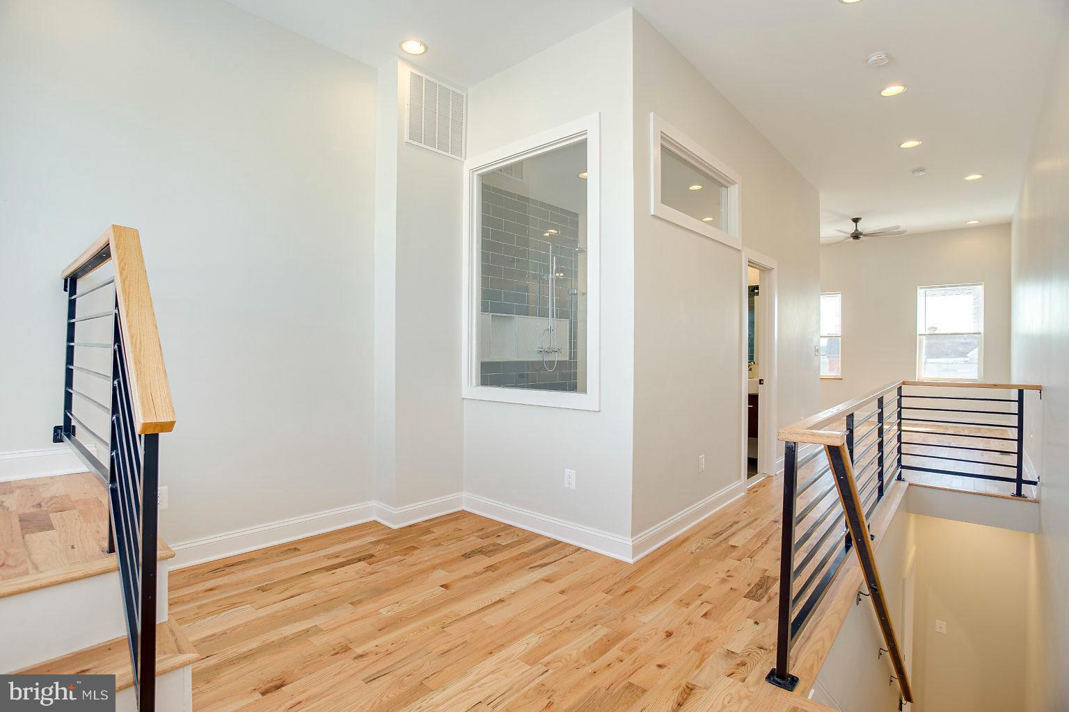 BARCLAY - Residential Lease