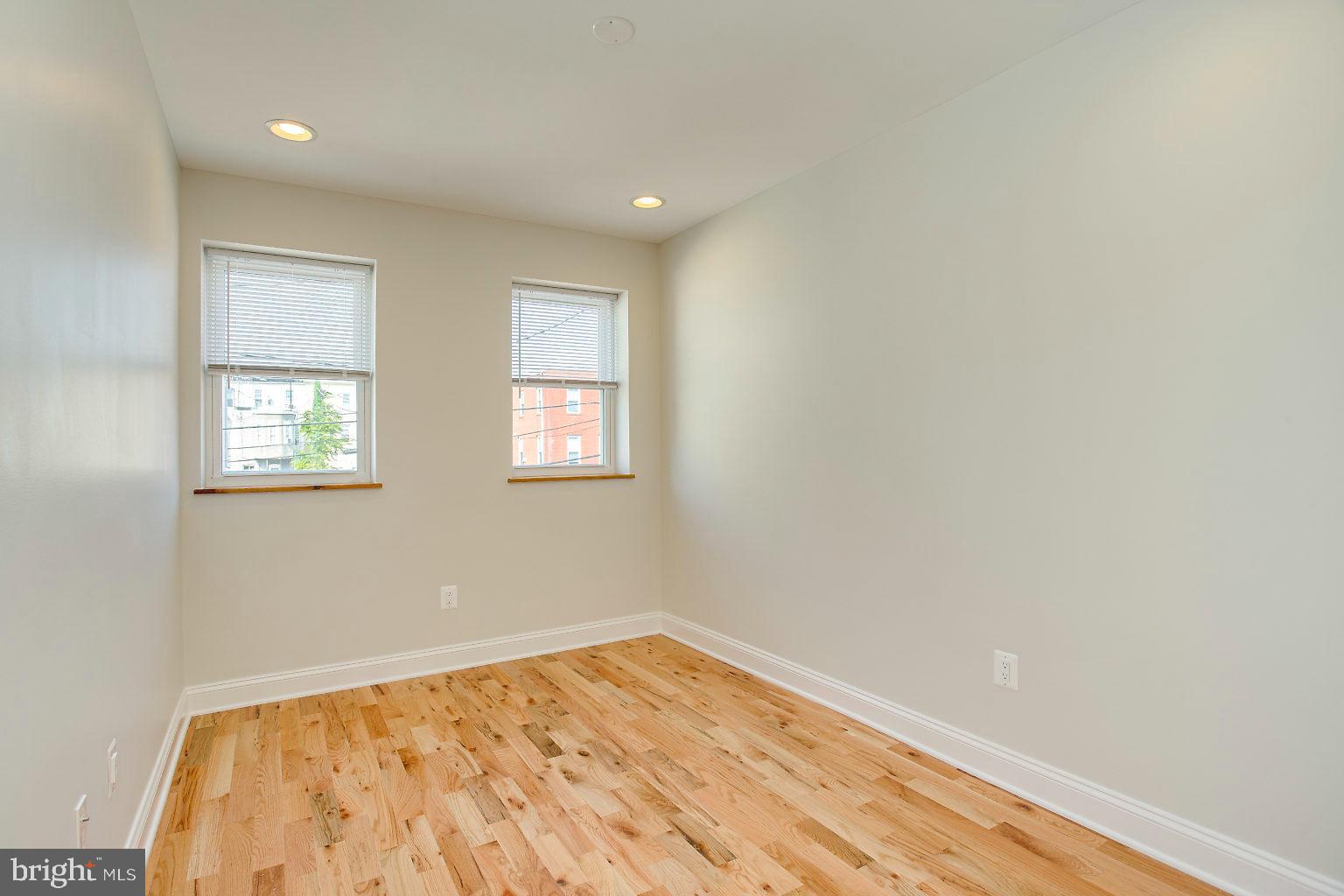 BARCLAY - Residential Lease