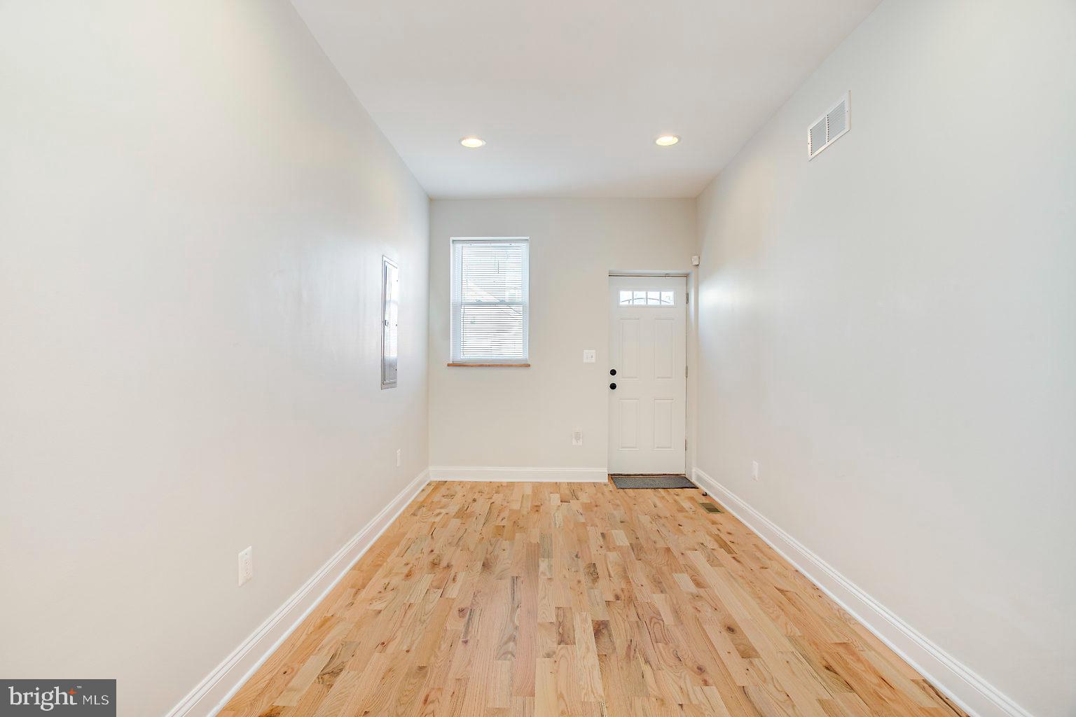 BARCLAY - Residential Lease