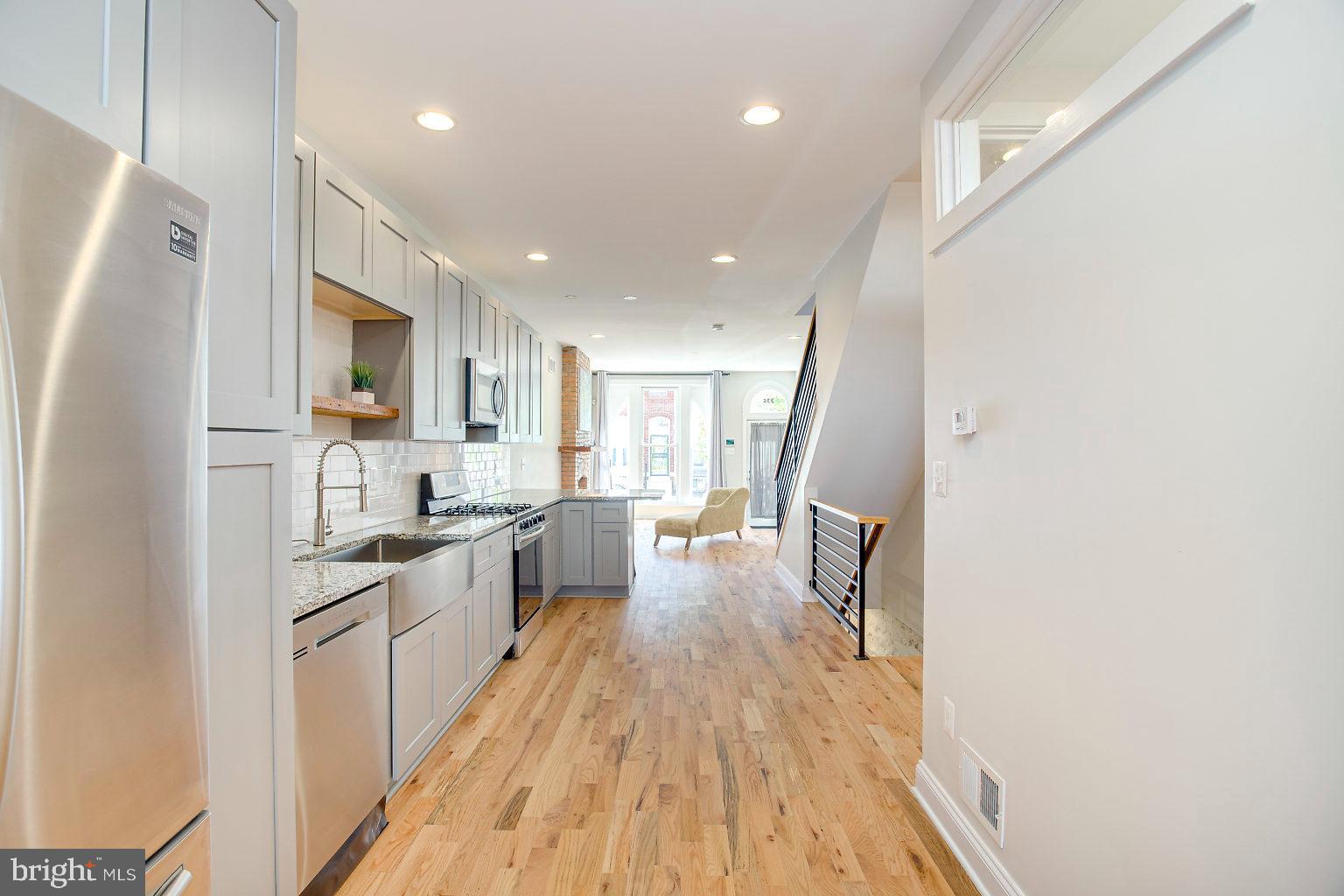 BARCLAY - Residential Lease