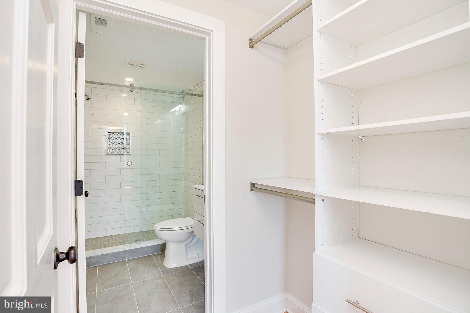 BARCLAY - Residential Lease