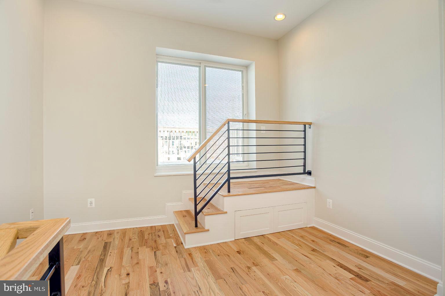 BARCLAY - Residential Lease