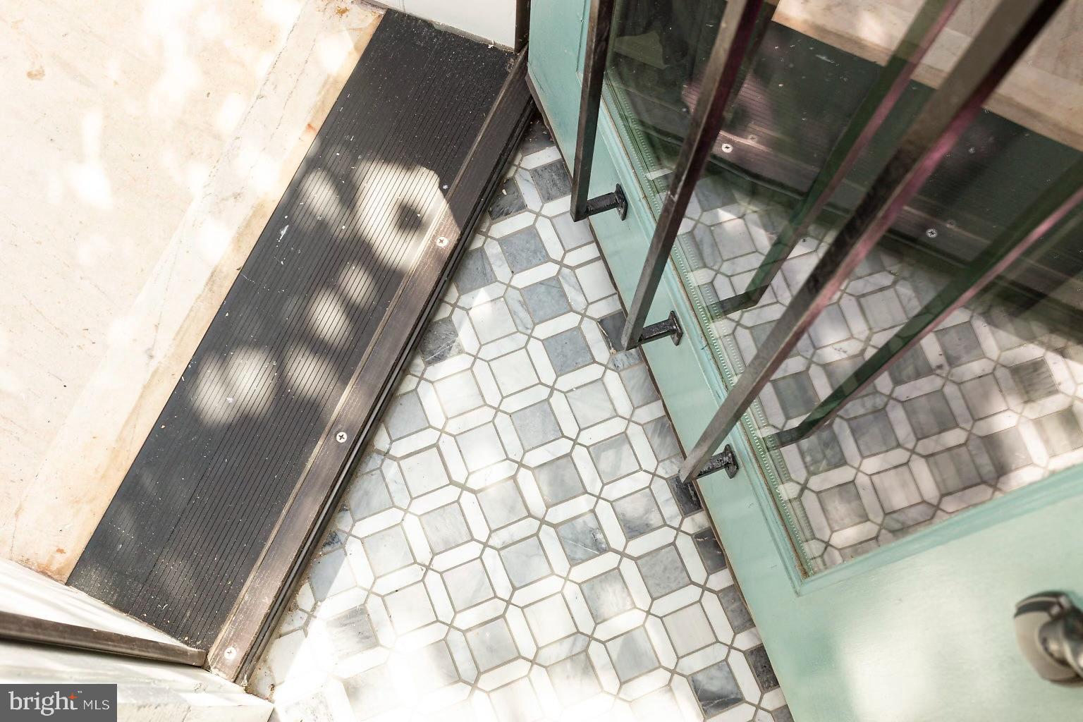 BARCLAY - Residential Lease