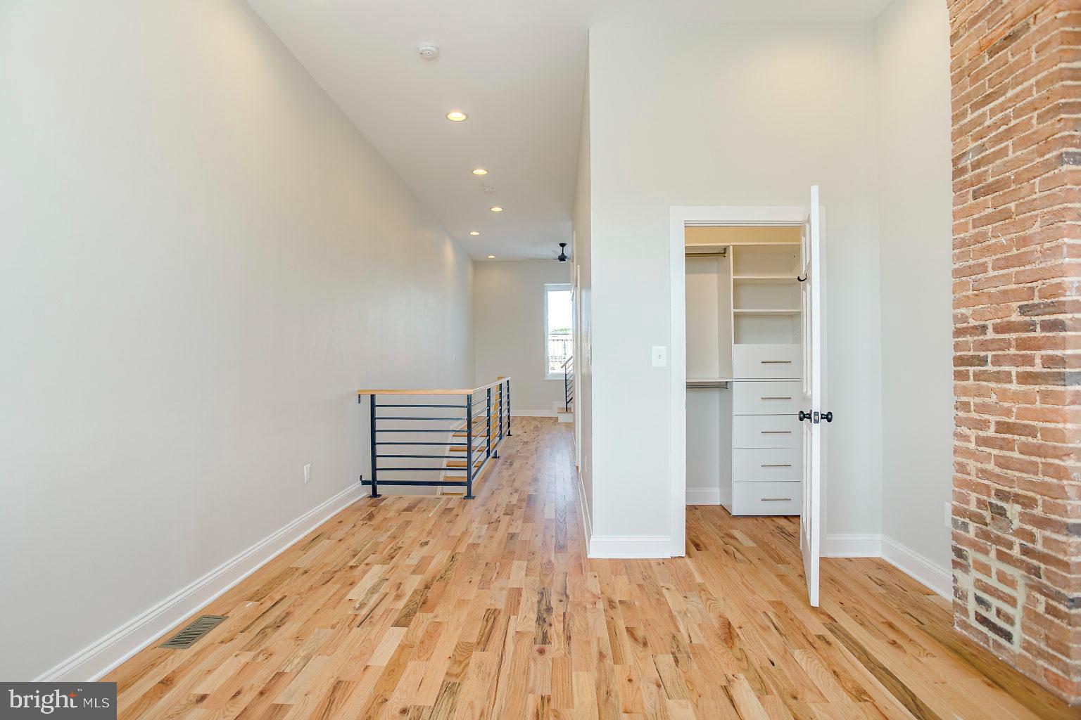 BARCLAY - Residential Lease