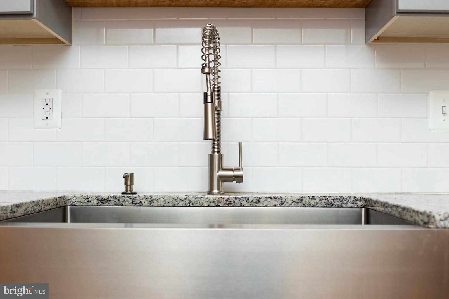 BARCLAY - Residential Lease