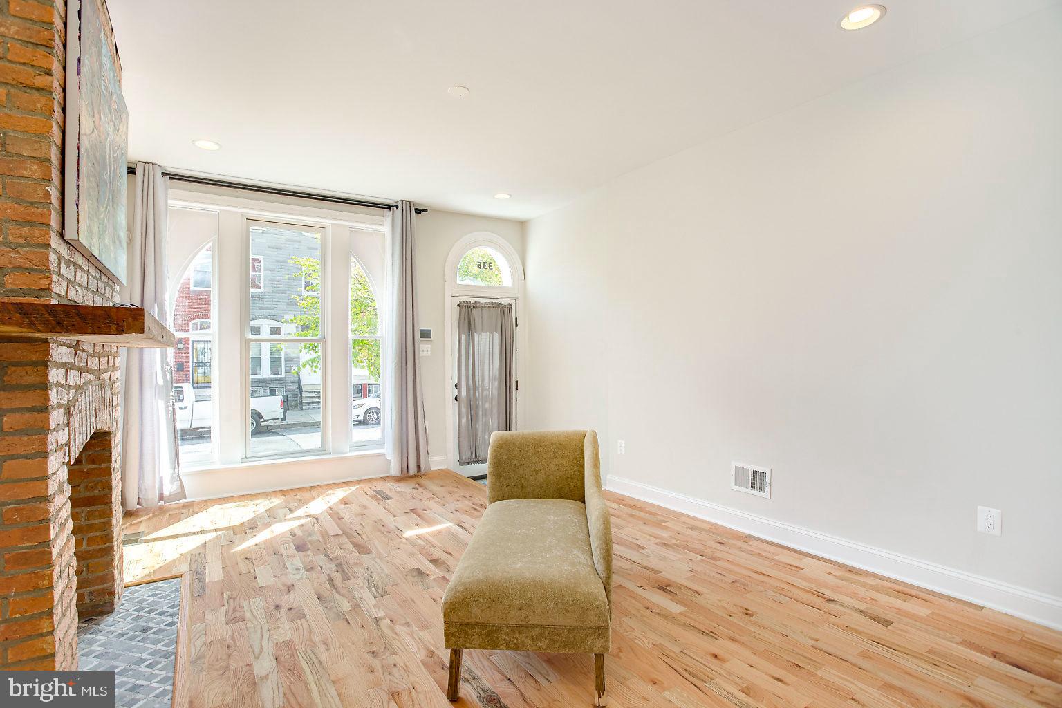 BARCLAY - Residential Lease