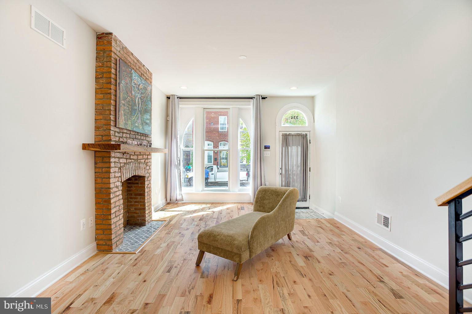 BARCLAY - Residential Lease