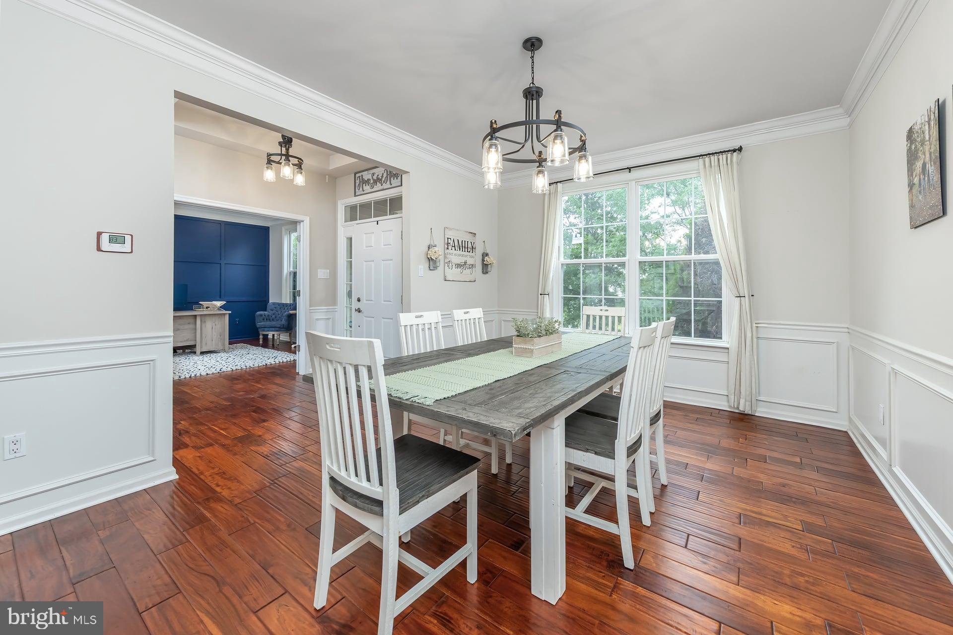 8 WOODFIELD DRIVE