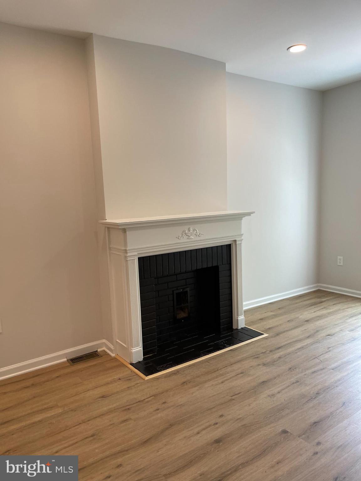 BROADWAY EAST - Residential Lease