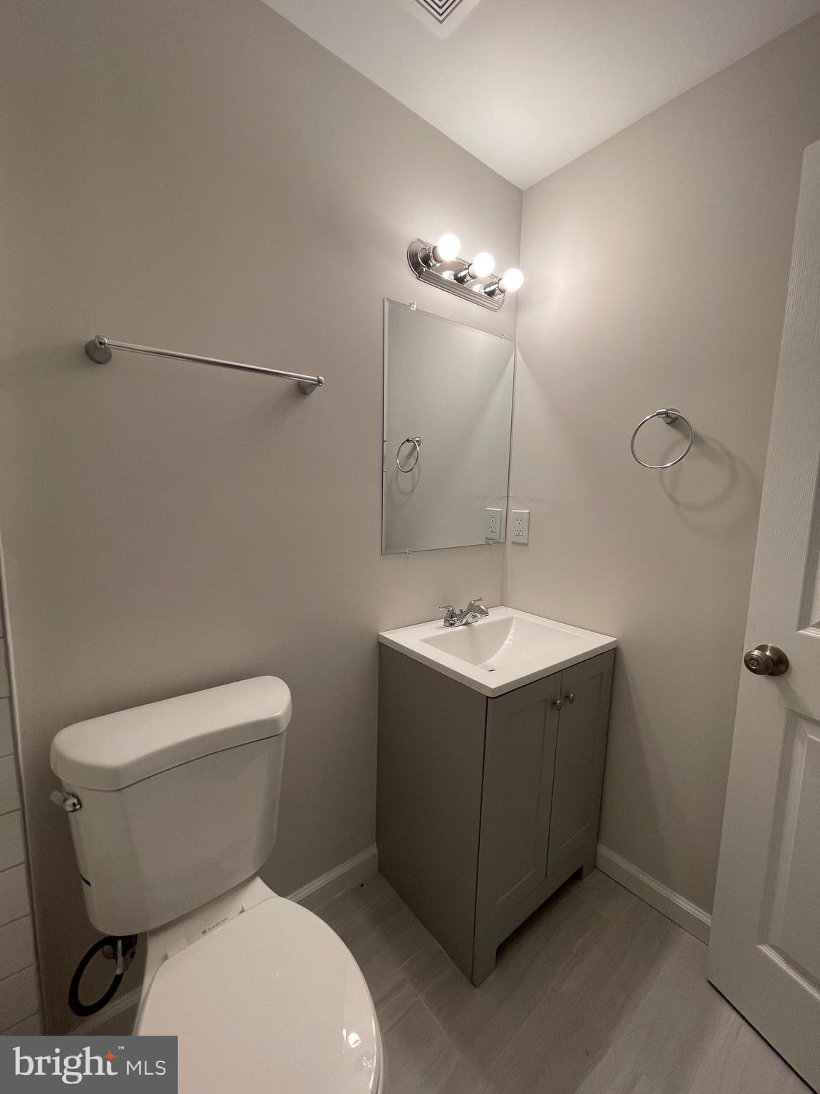 BROADWAY EAST - Residential Lease