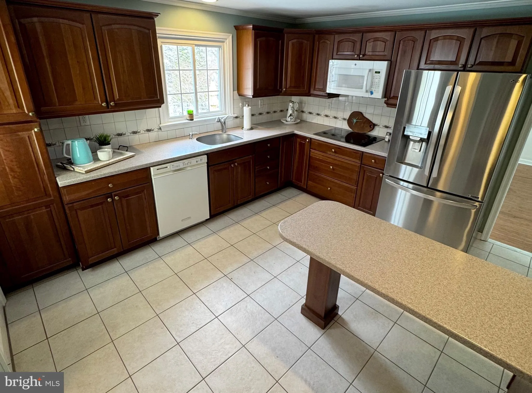 Berwyn, Pennsylvania 19312, United States, 4 Bedrooms Bedrooms, ,3 BathroomsBathrooms,Residential,Pending,17653