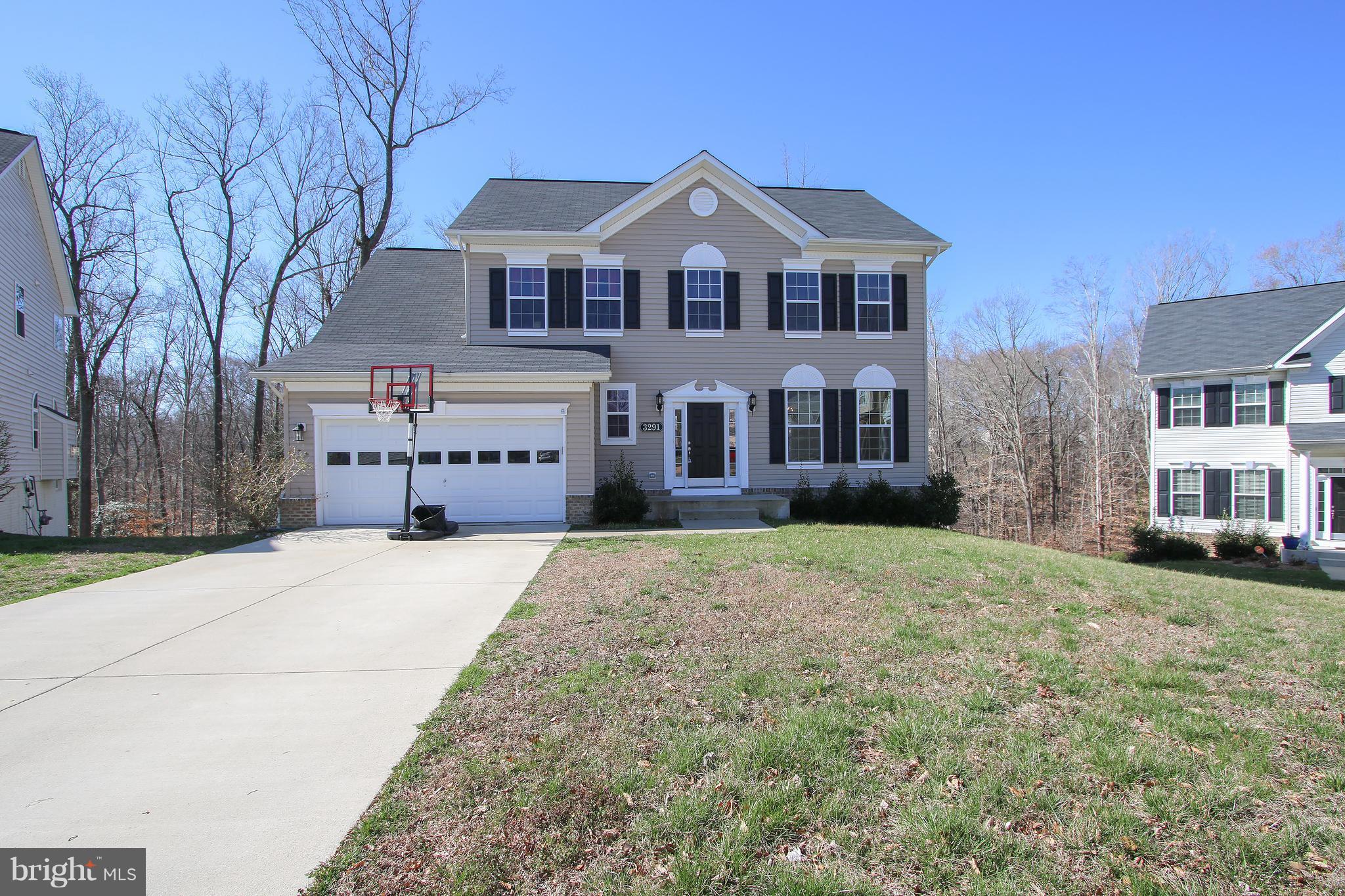 SPACIOUS and CHARMING 4BR COLONIAL, located in Kingsview Community. This home features 4 bed, 3 bath Master bedroom with walk-in closet, walk-in shower, dual vanity, and separate soaking tub, formal living and dining rooms, kitchen w/island, family rm w/ fireplace, finished basement. Best of both worlds, close to Washington DC, VA and AAFB, yet far enough away to enjoy quiet evenings.